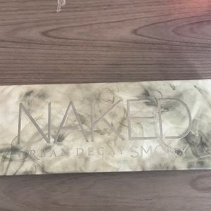Naked urban decay smoky palette